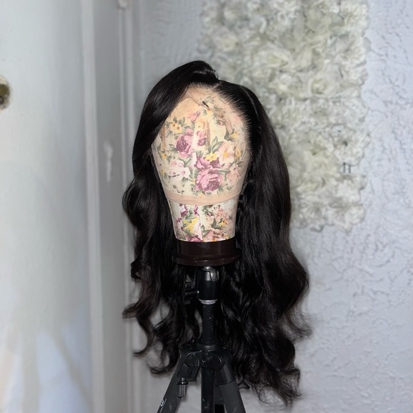 Hd Lace Wig - Picture 3 of 6